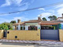 Casa-Chalet en Venta en Escala, L Girona
