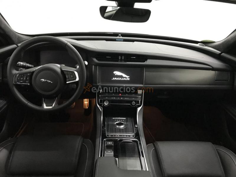 Jaguar XF 2.0D I4 132KW CHEQUERED FLAG AUTO RWD 180 4P 