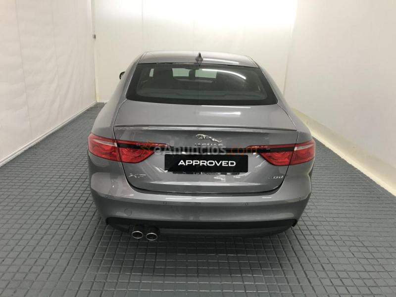 Jaguar XF 2.0D I4 132KW CHEQUERED FLAG AUTO RWD 180 4P 