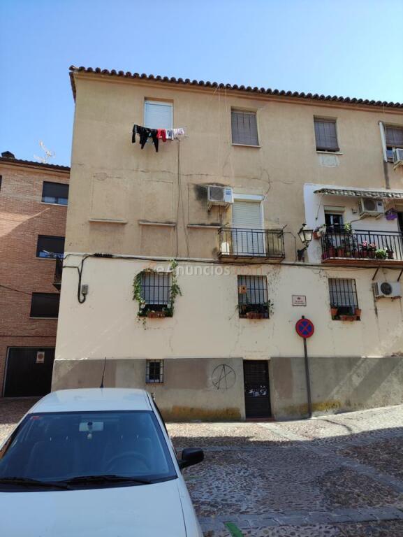 Vivienda a reformar en el barrio de ANTEQUERUELA