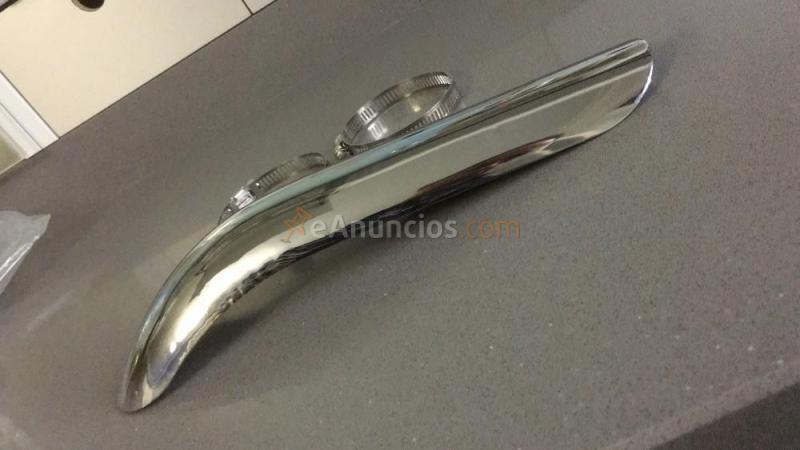 protector de escape curvo y cromado para motos