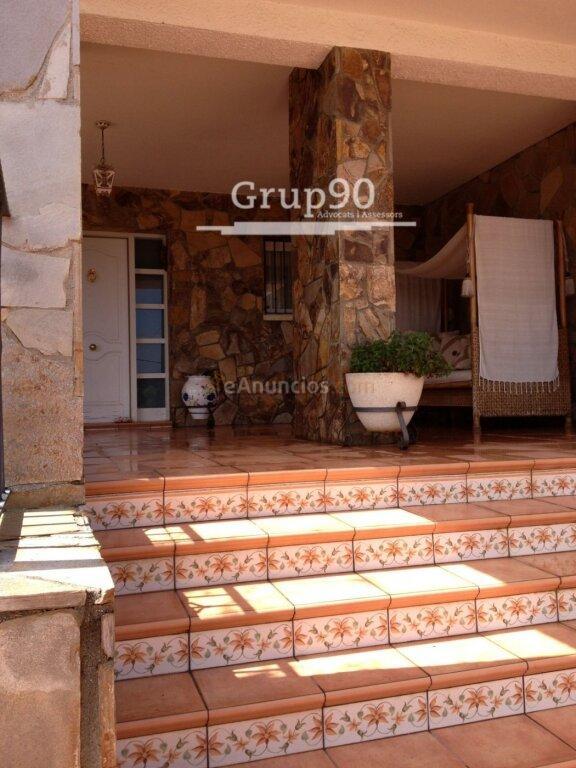 Acogedora casa en el centro urbano de Vallirana