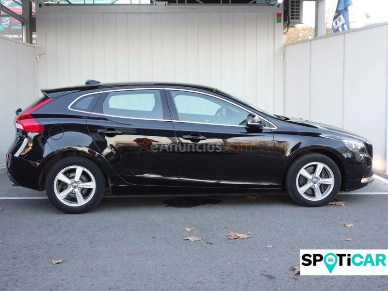 Volvo V40  2.0 D3 Momentum