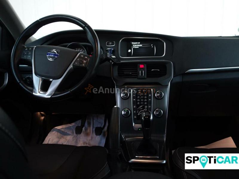 Volvo V40  2.0 D3 Momentum