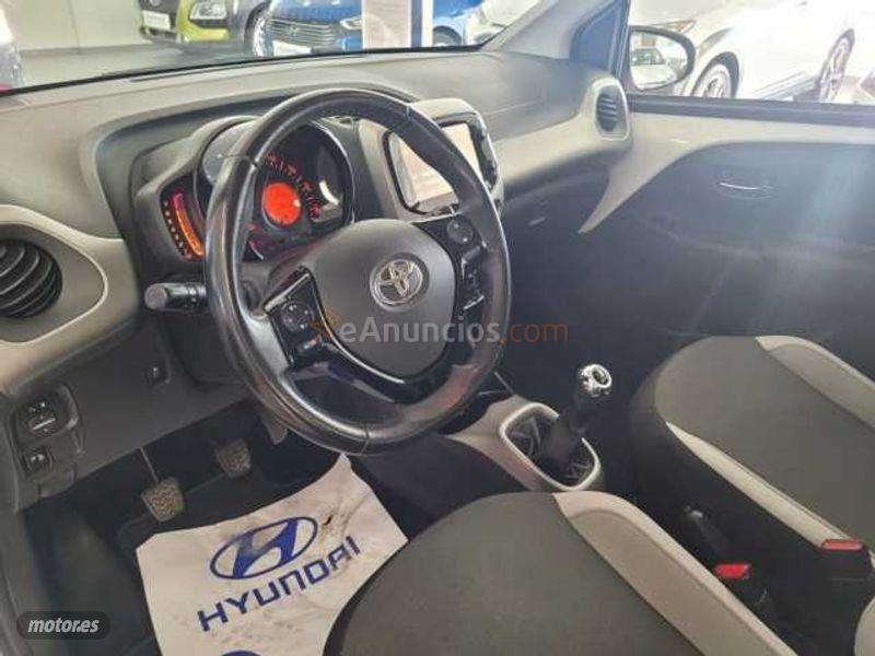 Toyota Aygo 1.0 VVT-i x-play de 2018 con 50.495 Km por 8.500 EUR. en Madrid