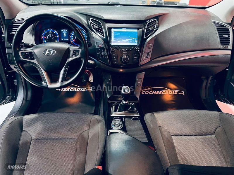 Hyundai i40 CW 1.7 CRDi 85kW 115CV BlueDrive Link de 2017 con 110.000 Km por 13.900 EUR. en Cadiz