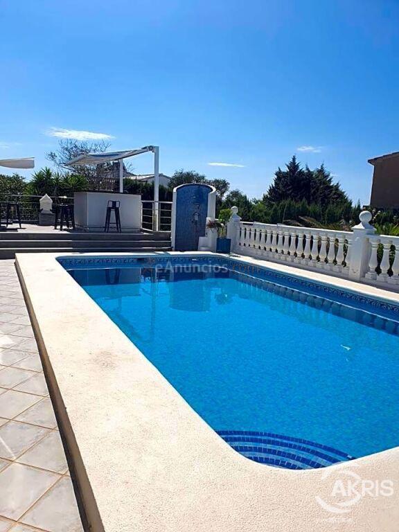 ESTUPENDO CHALET CON  BONITAS VISTAS AL MAR