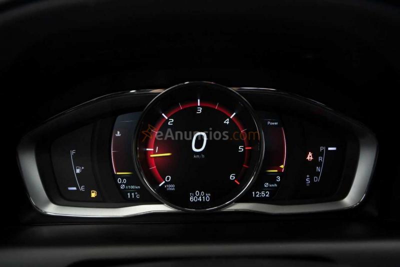 Volvo XC-60 2.0 D3 R-DESIGN 150CV MOMENTUM 