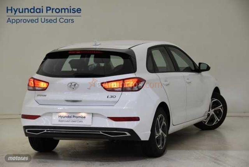 Hyundai i30 5P TGDI 1.0 120CV KLASS de 2021 con 14.479 Km por 18.900 EUR. en Ourense