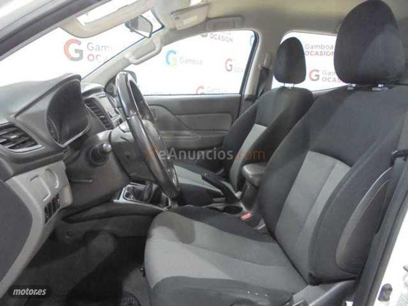 Mitsubishi L 200 2.5DI-D Double Cab. M-PRO + Paragolpes L200 y Sensor Parking de 2019 con 123.640 Km por 23.690 EUR. en Madrid