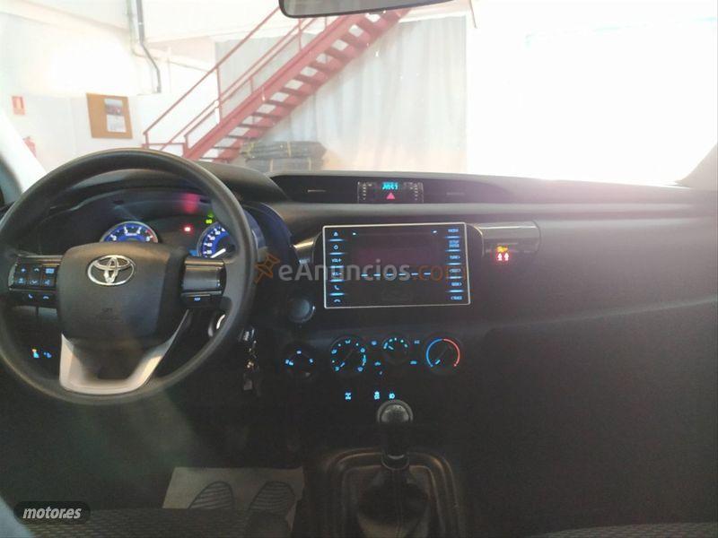 Toyota Hilux 2.4 D4D Cabina Doble GX 4x4 de 2017 con 127.000 Km por 20.990 EUR. en Jaen