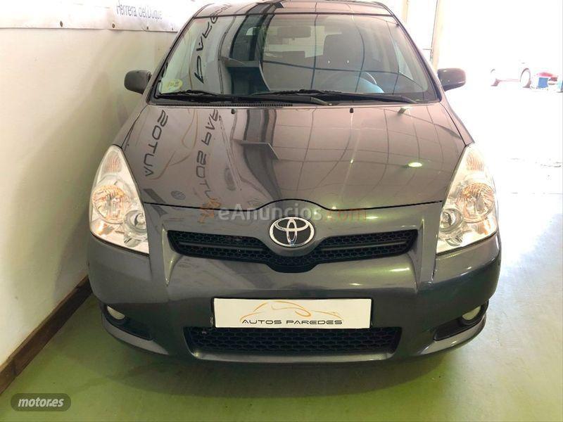 Toyota Corolla Verso 2.2 D4D 136cv Sol de 2008 con 204.000 Km por 4.999 EUR. en Badajoz