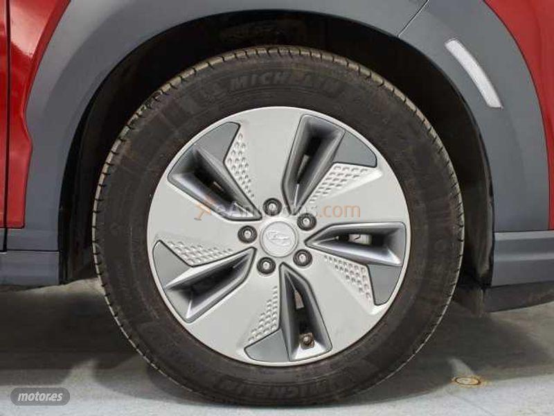 Hyundai Kona 150KW TECNO 484 de 2021 con 12.500 Km por 34.900 EUR. en Cadiz