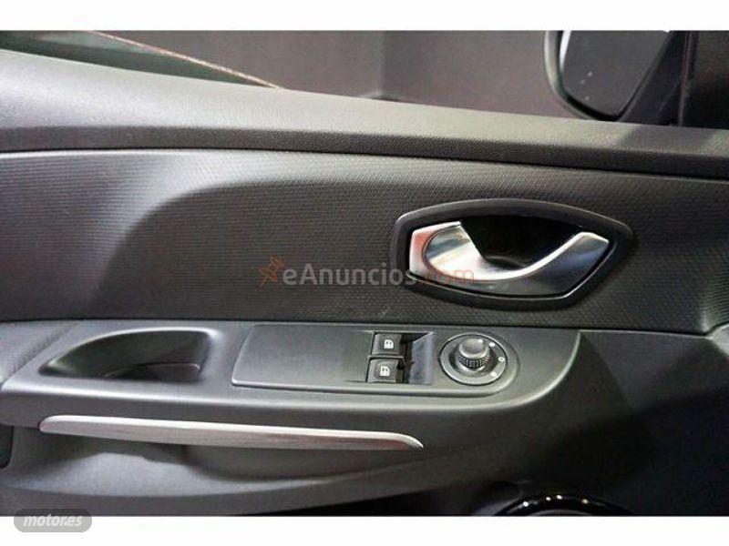 Renault Clio Sport Tourer 1.5dCi Energy Limited 66kW de 2016 con 70.000 Km por 10.400 EUR. en Madrid