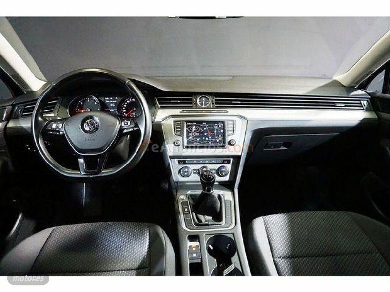 Volkswagen Passat Variant 2.0TDI Edition 110kW de 2016 con 100.000 Km por 15.350 EUR. en Madrid
