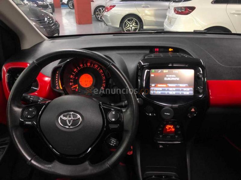 Toyota Aygo x-play TECHO PANORAMICO
