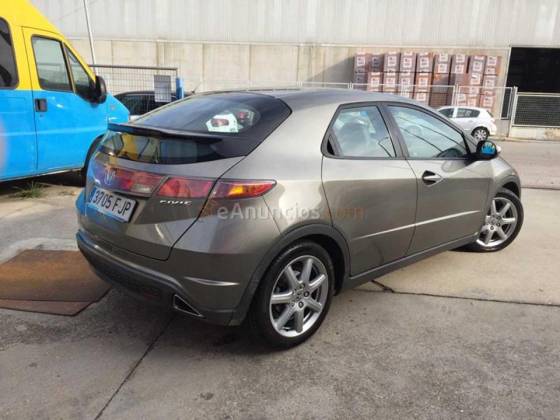 Honda Civic 1.8 iVTEC Sport 5p. 