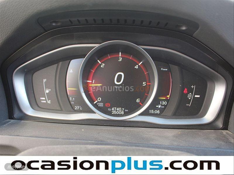 Volvo V 60 2.0 D3 Momentum de 2019 con 25.008 Km por 21.900 EUR. en Castellon