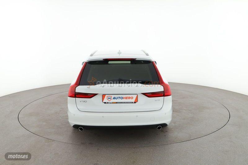 Volvo V 90 2.0 D4 Momentum Auto de 2018 con 54.523 Km por 33.399 EUR. en Malaga