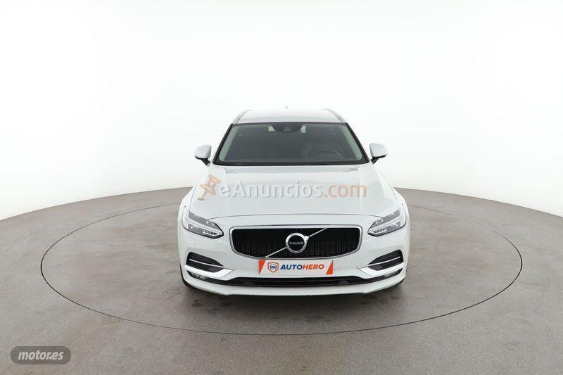 Volvo V 90 2.0 D4 Momentum Auto de 2018 con 54.523 Km por 33.399 EUR. en Malaga