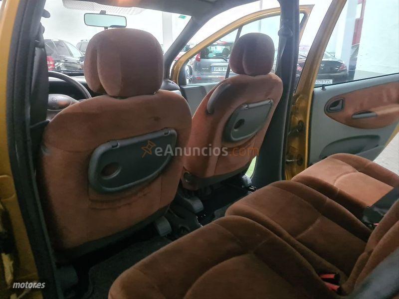 Renault Megane SCENIC RT 1.6 16V de 2000 con 150.000 Km por 1.400 EUR. en Salamanca