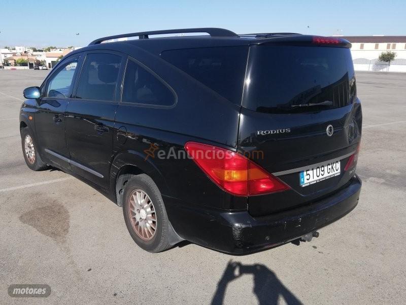 Ssangyong Rodius Premium de 2009 con 208.000 Km por 4.500 EUR. en Cadiz