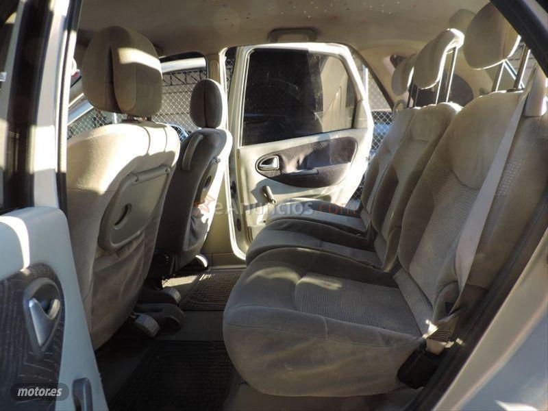 Renault Megane SCENIC EXPRESSION 1.9DCI de 2002 con 204.000 Km por 1.300 EUR. en Badajoz