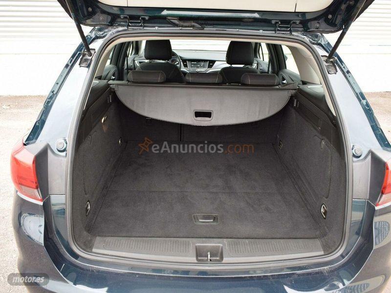 Opel Astra 1.6 CDTi 110 CV Selective ST de 2016 con 108.000 Km por 9.390 EUR. en Madrid