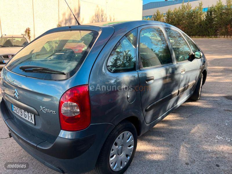 Citroen Xsara Picasso 1.6 HDi 110 Exclusive de 2010 con 270.000 Km por 3.499 EUR. en Madrid