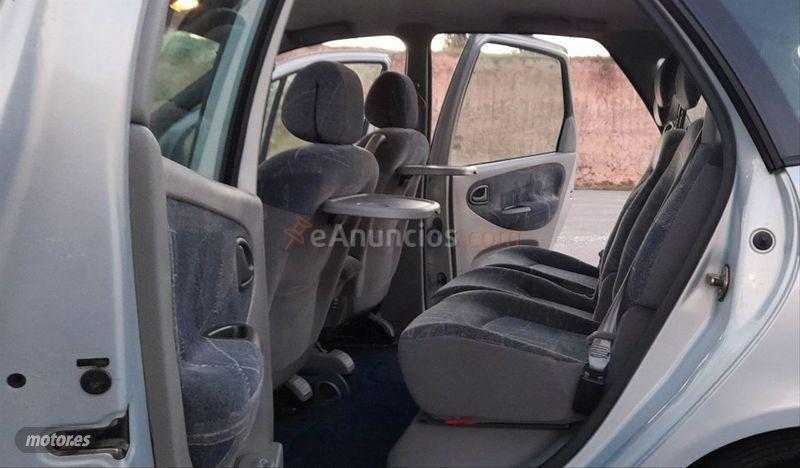 Renault Megane SCENIC PRIVILEGE 1.6 16V de 2001 con 201.003 Km por 1.750 EUR. en Madrid