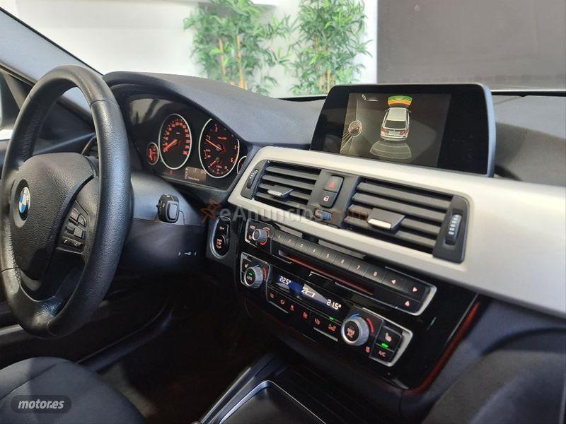 BMW Serie 3 318d xDrive Touring de 2017 con 90.000 Km por 18.300 EUR. en Sevilla