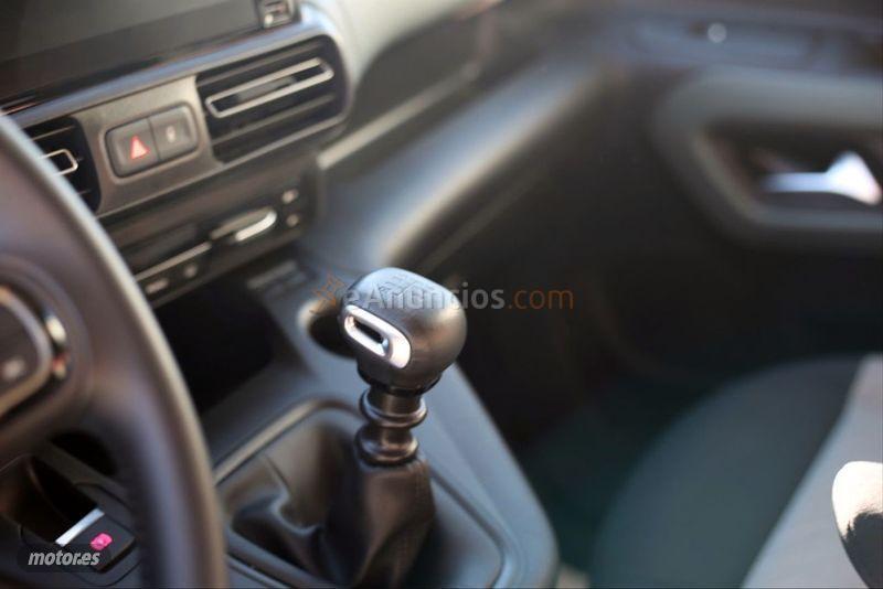 Citroen Berlingo Talla M BlueHDi 130 SS 6v SHINE de 2019 con 34.000 Km por 23.900 EUR. en Barcelona