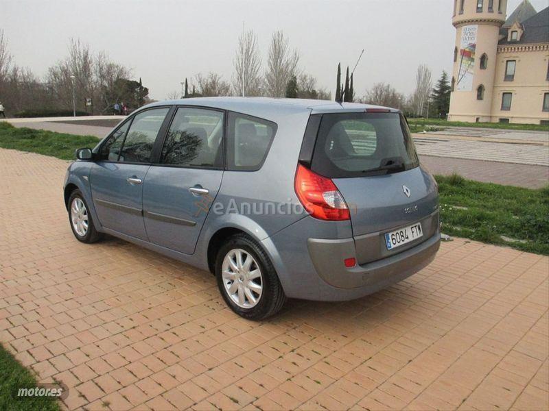 Renault Grand Scenic Luxe Dynamique 1.9dCi EU4 de 2006 con 195.000 Km por 3.750 EUR. en Madrid