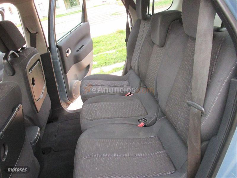 Renault Grand Scenic Luxe Dynamique 1.9dCi EU4 de 2006 con 195.000 Km por 3.750 EUR. en Madrid