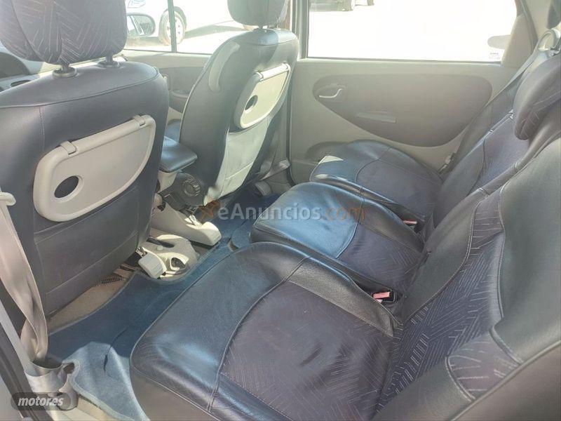 Renault Scenic CONFORT EXPRESSION 1.9DCI de 2003 con 246.000 Km por 1.790 EUR. en Alicante