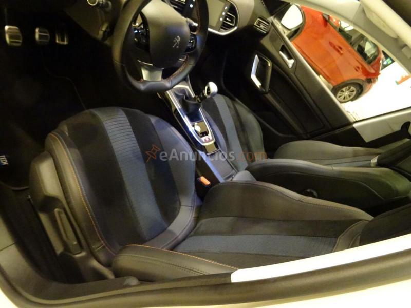 Peugeot 308  5p  1.2 PureTech 96KW Tech Edition