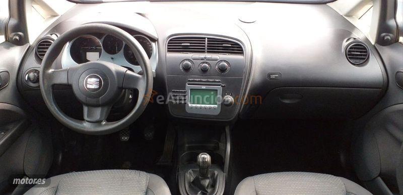 Seat Altea 1.6 102cv Reference de 2007 con 215.000 Km por 3.800 EUR. en Alicante