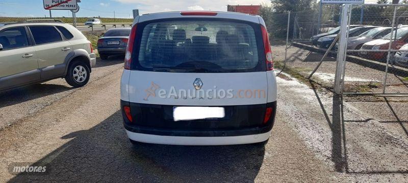 Renault Espace DYNAMIQUE 2.0 16v TURBO de 2005 con 230.000 Km por 2.500 EUR. en Badajoz