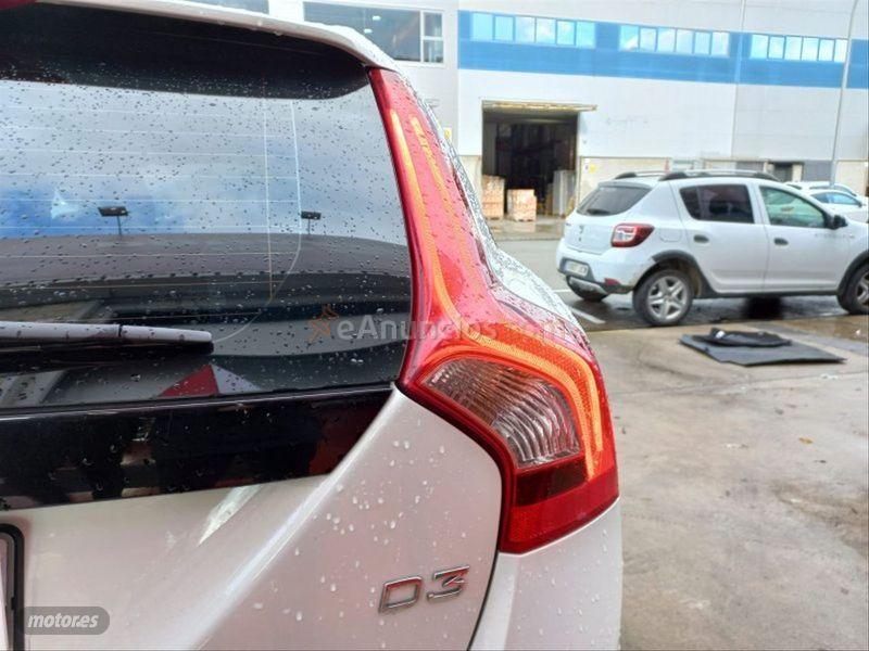 Volvo V 60 2.0 D3 Momentum de 2017 con 76.637 Km por 21.500 EUR. en Barcelona