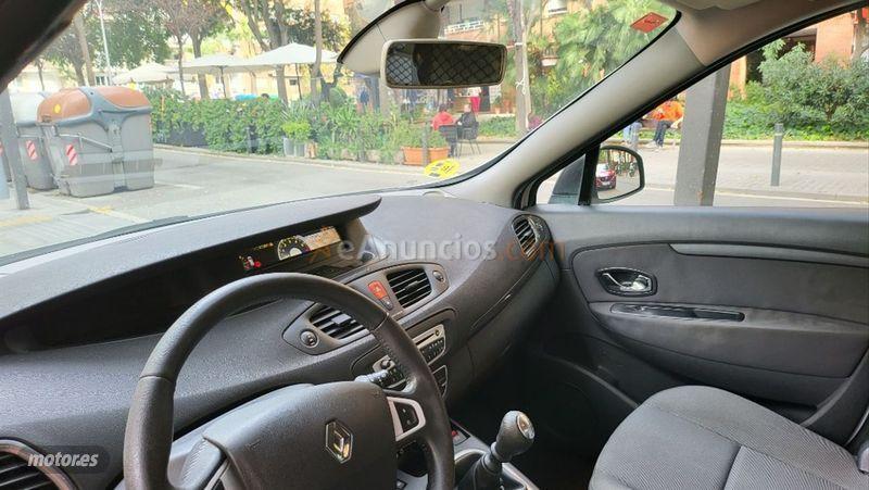 Renault Scenic Dynamique dCi 110 auto EDC de 2011 con 179.000 Km por 4.999 EUR. en Barcelona