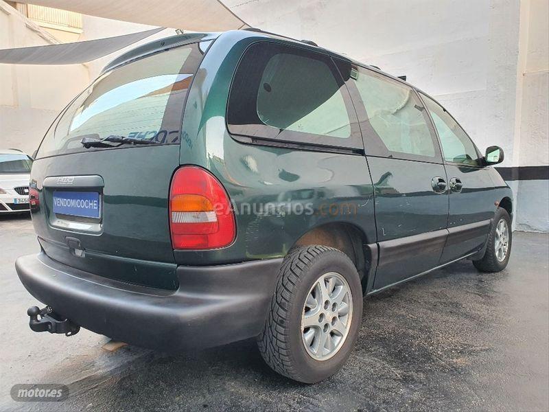 Chrysler Voyager LE 3.8 AWD de 2000 con 104.000 Km por 2.900 EUR. en Valencia
