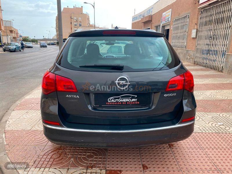 Opel Astra 1.6 CDTi SS 110 CV Business ST de 2014 con 132.309 Km por 7.900 EUR. en Almeria