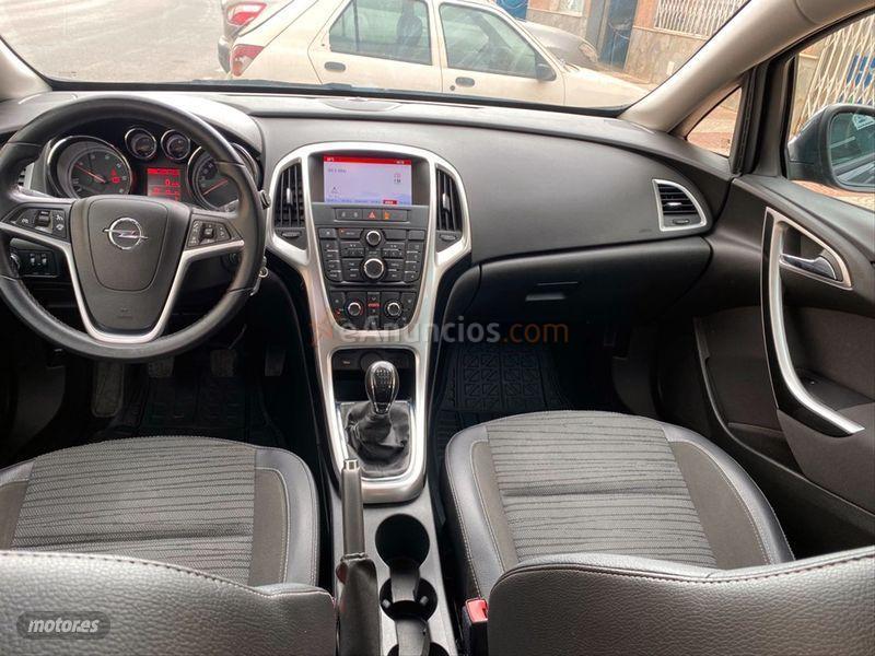 Opel Astra 1.6 CDTi SS 110 CV Business ST de 2014 con 132.309 Km por 7.900 EUR. en Almeria