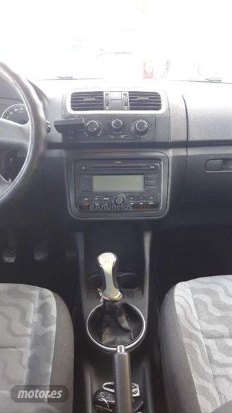 Skoda Fabia Combi 1.2 60cv Urban de 2009 con 260.000 Km por 2.500 EUR. en Madrid