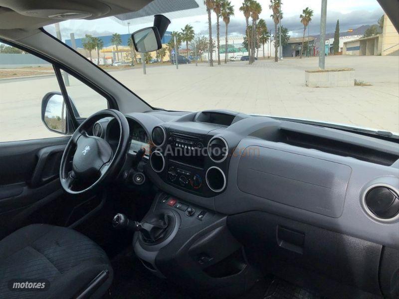 Peugeot Partner Tepee Confort 1.6 HDi 90cv de 2010 con 288.000 Km por 4.999 EUR. en Malaga