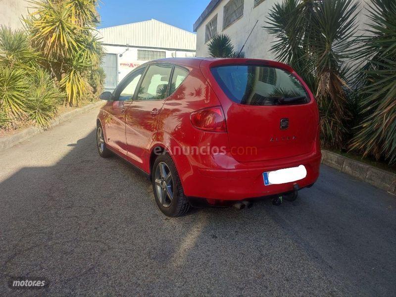 Seat Altea 2.0 TDI 140cv DSG Stylance de 2007 con 228.000 Km por 5.200 EUR. en Sevilla