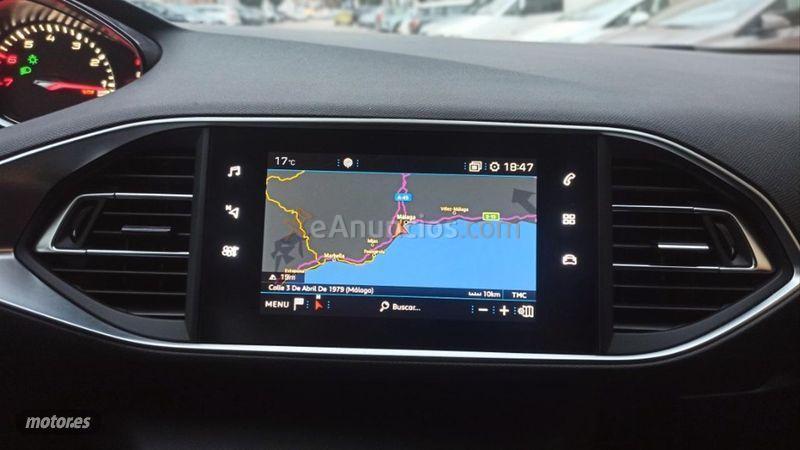 Peugeot 308 SW GT Line 1.2 PureTech 96KW 130CV Aut de 2019 con 32.000 Km por 18.500 EUR. en Malaga