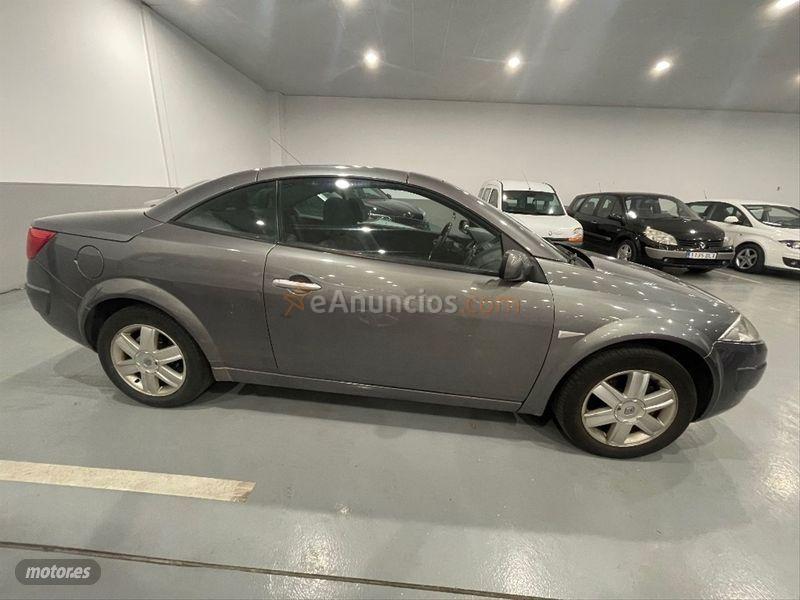Renault Megane COUPECABR. LUXE DYNAMIQUE 1.9DCI de 2005 con 199.000 Km por 3.490 EUR. en Lleida