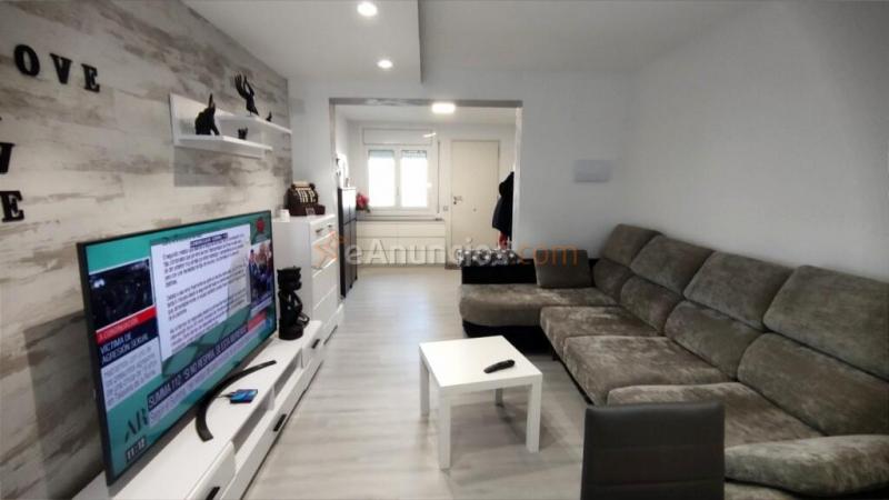 CASA DE DOS HABITACIONES CON GARAJE, JARDIN Y PISCINA COMUNITARIA EN VENTA EN LA URB. EL CALVET.