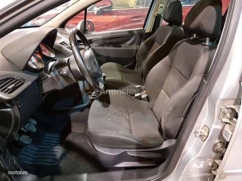 Peugeot 207 SW Sport 1.6 HDI 90 de 2009 con 238.151 Km por 3.950 EUR. en Madrid